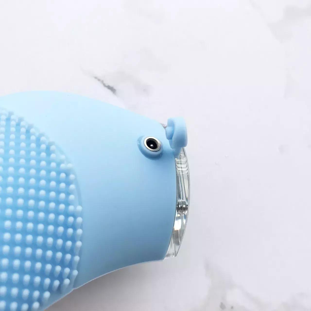 这款洁面仪超火让你的脸更加洁净,价格相对平民而且好用的洁面仪