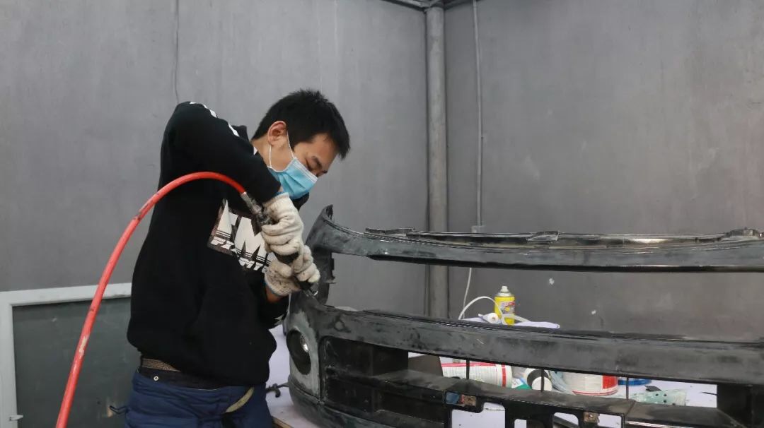 FMC第七集：使徒来袭！我们改装了一台2W块的面包车拯救世界