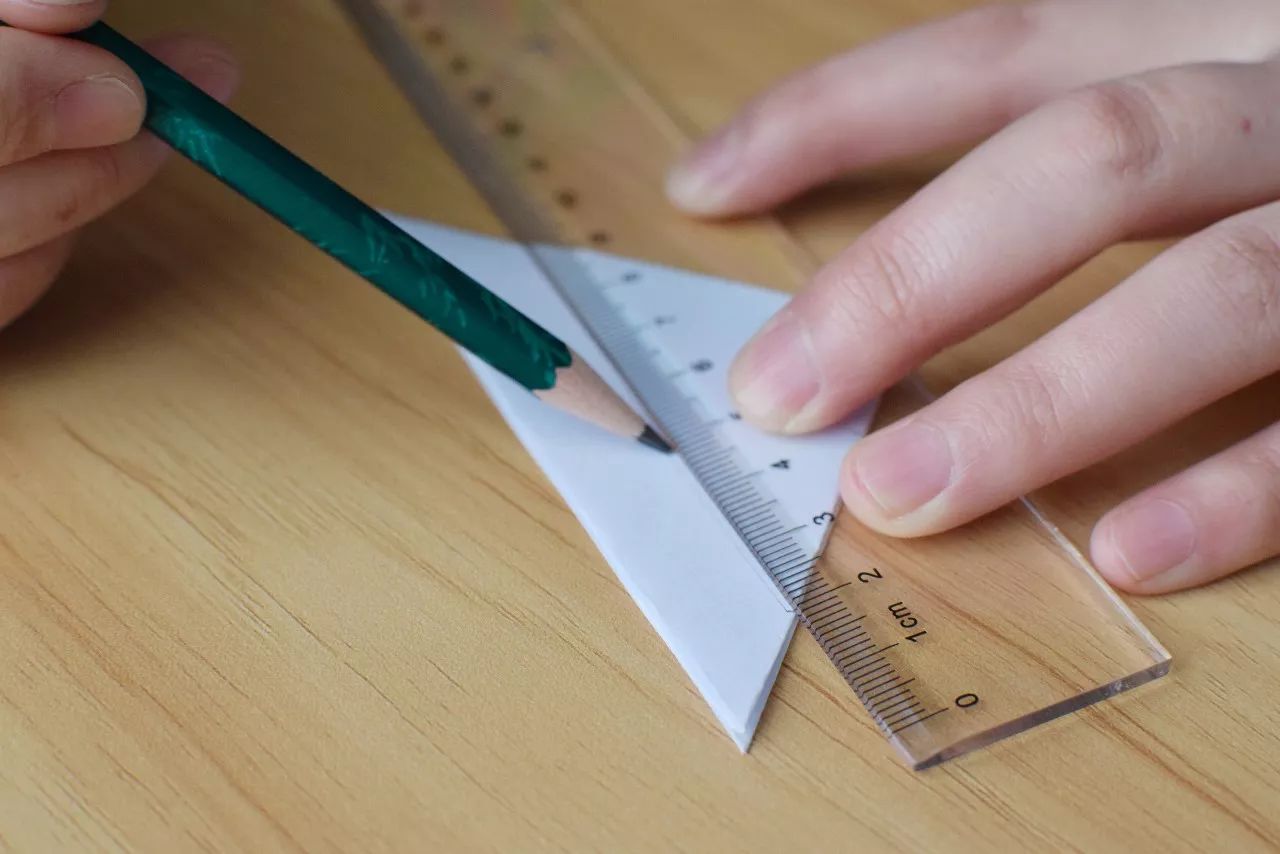 书签二年级自制雪人,纸折立体雪人幼儿手工