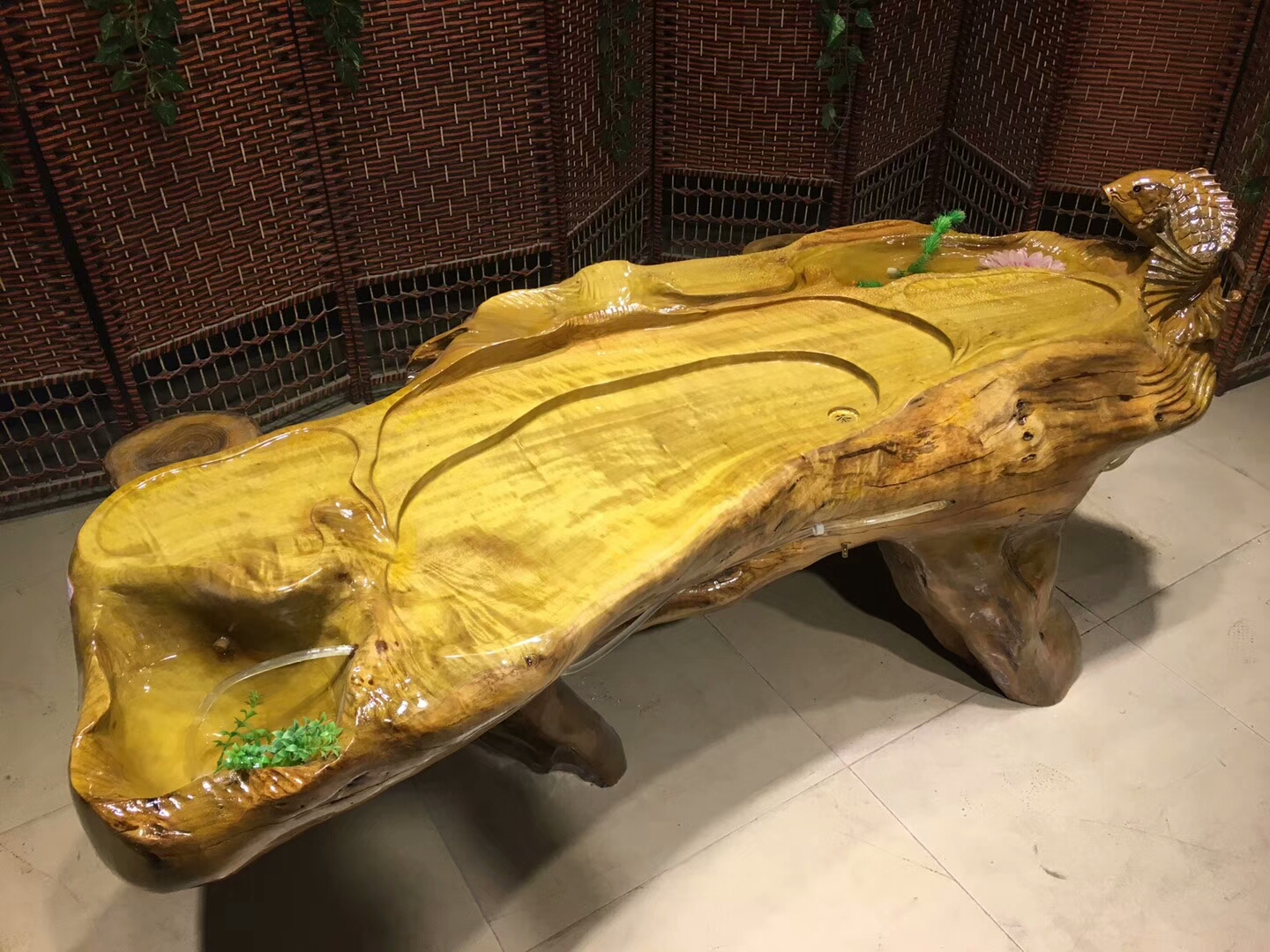 閲戜笣妤犳湪鏍归洉鑼跺彴娆ｈ祻,閲戜笣妤犳湪鏍归洉鑼跺彴鐩存挱