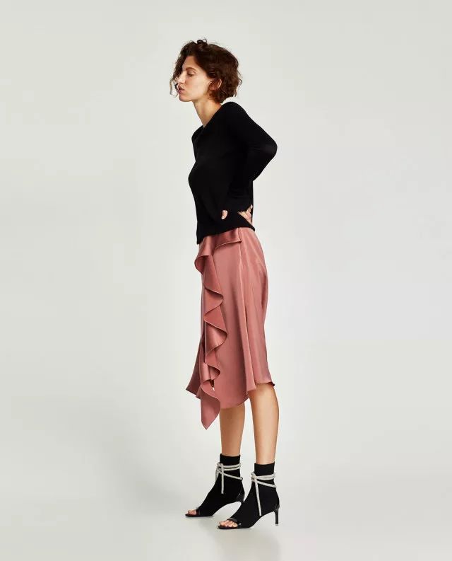 2018年不用大毛衣+仙女裙，你还敢说自己时髦？