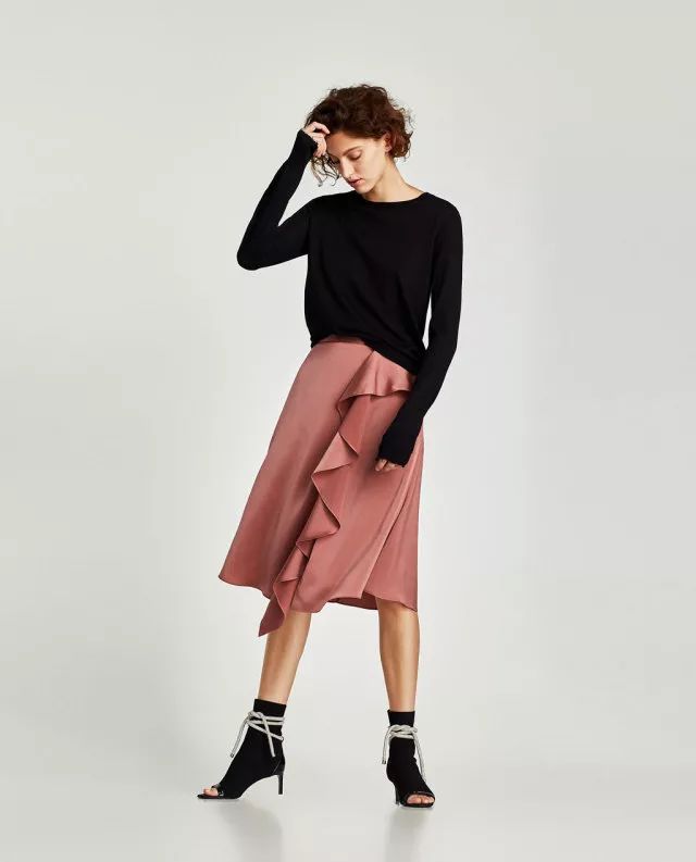 2018年不用大毛衣+仙女裙，你还敢说自己时髦？