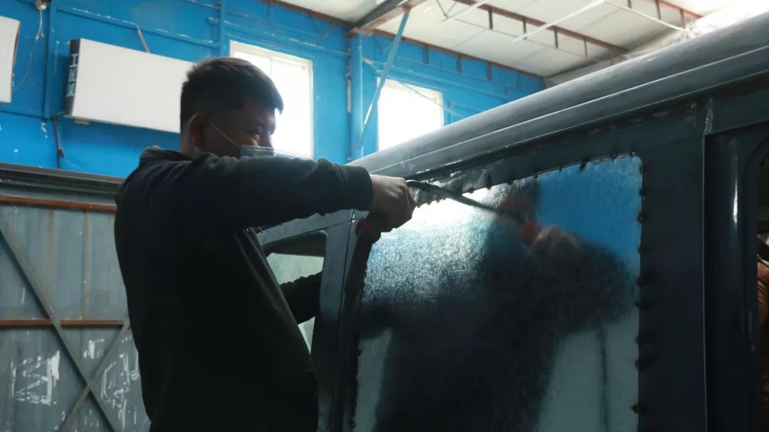 FMC第七集：使徒来袭！我们改装了一台2W块的面包车拯救世界