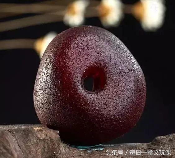 去尼泊尔买蜜蜡靠谱吗,老藏蜡有黑斑是真蜜蜡吗