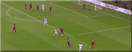 c罗弹跳头球,c罗弹跳滞空头球经典照片