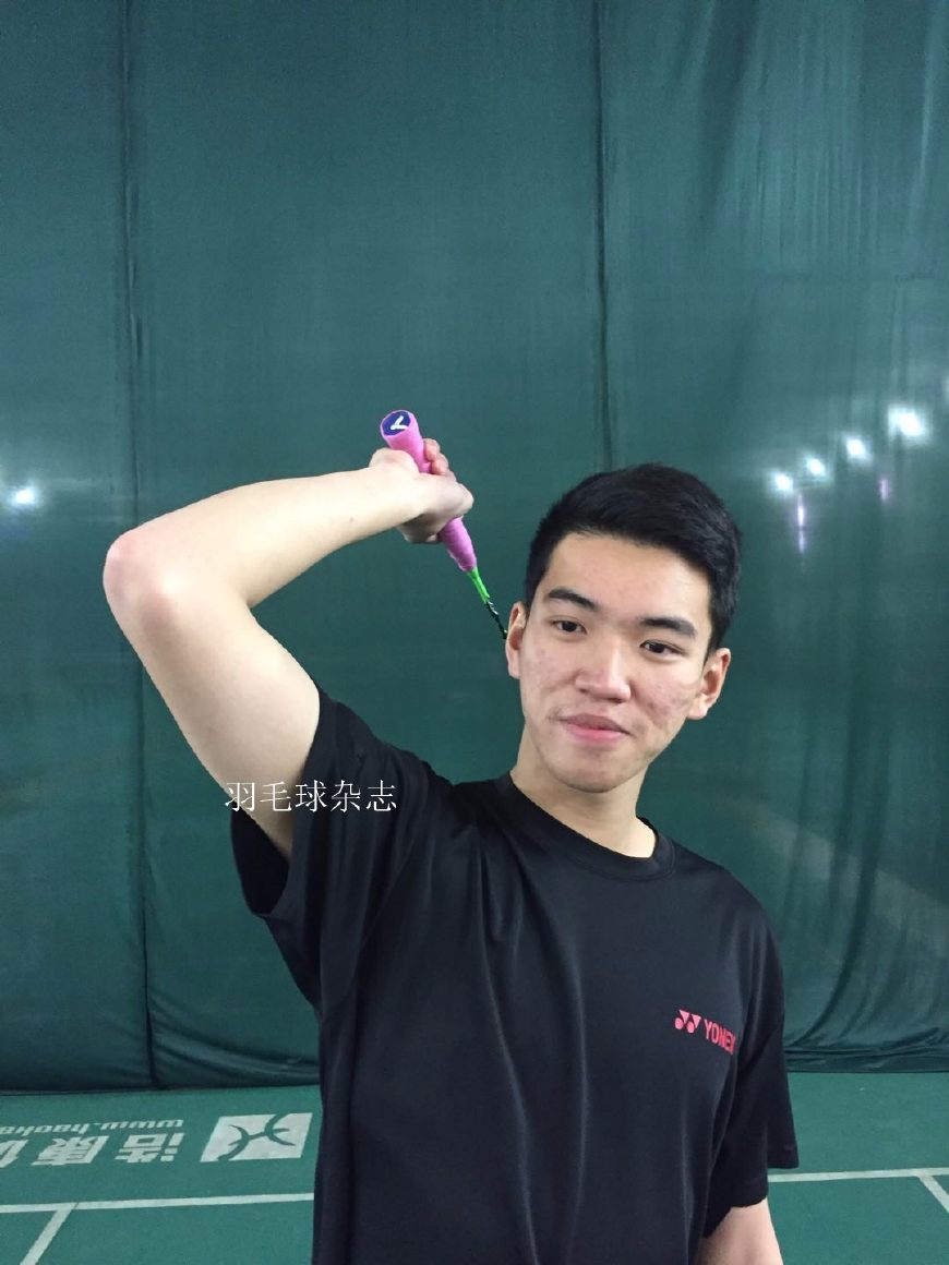 正确羽毛球拍球动作,适合打高远球的羽毛球拍