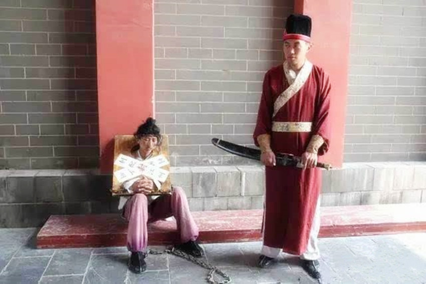 古代的两种刑罚让人双脚发抖,古代残酷刑罚中你最怕哪一种