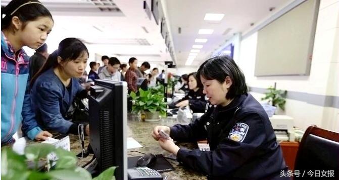 “王者光荣”刚落户，“彭A”忙改名！熊爸妈取名乐了网友坑了娃