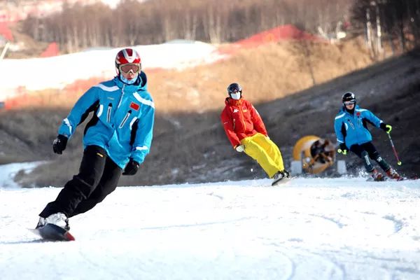 西安旅游滑雪季开启,2019西安冬季滑雪场