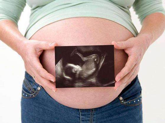 孕晚期4个征兆说明胎儿出生了,孕晚期哪些反应说明快要生了