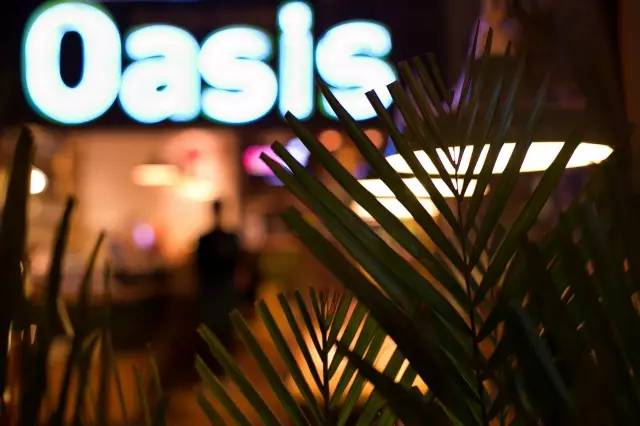 家附近居然藏着这么一家露天餐厅,市中隐藏的特点餐厅