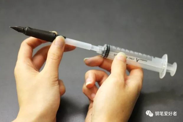 钢笔怎么在不拆卸的情况下清洗,钢笔保养小技巧之怎样清洗钢笔