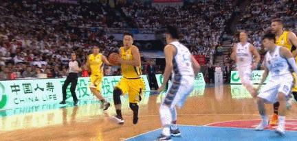 京城德惨遭常林脚踢爆头翟晓川锁喉贺希宁我相信常哥不是有意的