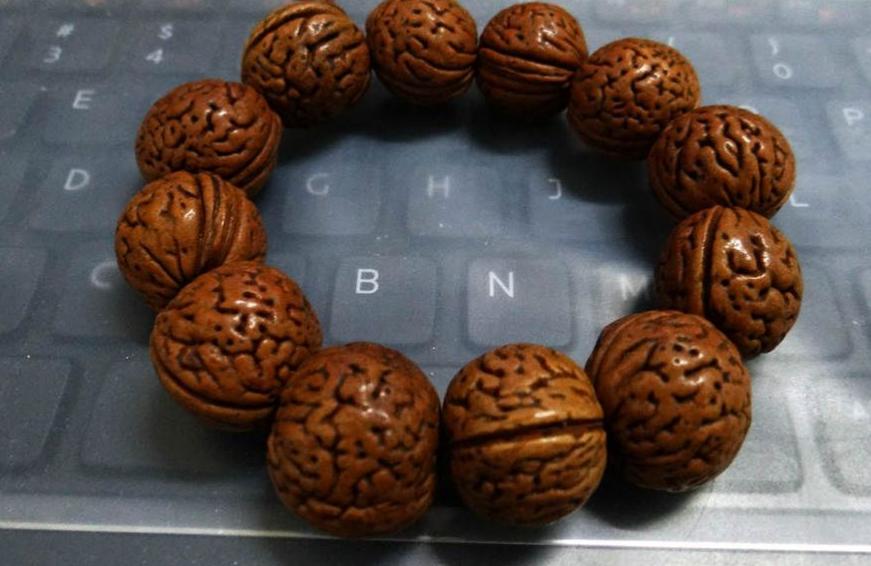 适合新手入门的文玩手串推荐,文玩手串初级新手入门书