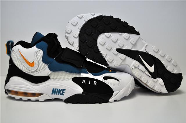 耐克历史上第一双专属足球鞋,耐克顶级实战篮球鞋透气