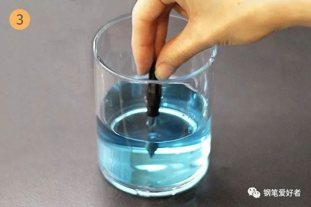 钢笔怎么在不拆卸的情况下清洗,钢笔保养小技巧之怎样清洗钢笔