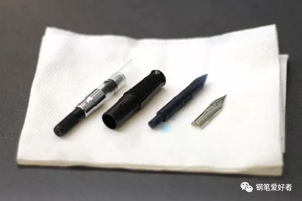 钢笔怎么在不拆卸的情况下清洗,钢笔保养小技巧之怎样清洗钢笔