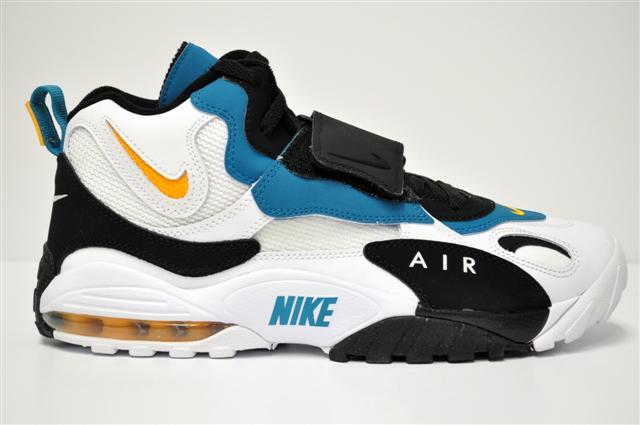 耐克历史上第一双专属足球鞋,耐克顶级实战篮球鞋透气