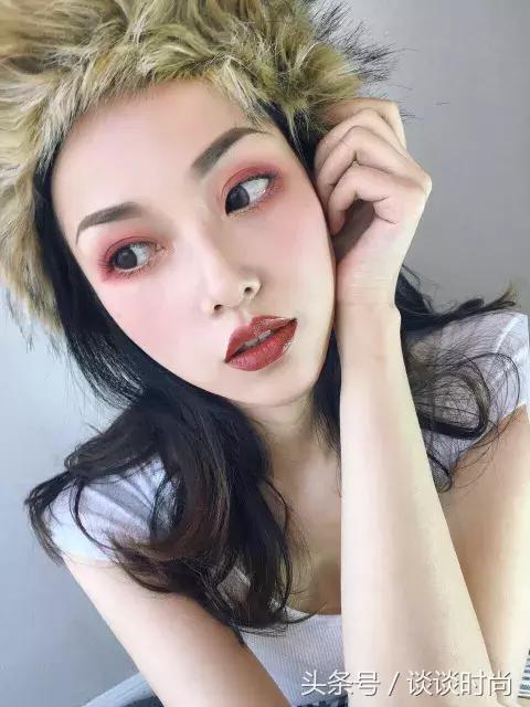 网红小猪9色土豆泥眼影盘教程,眼影盘推荐网红爆款带镜子刷子