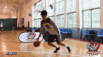 最简单最高效的过人方式,1分钟学会过人技巧