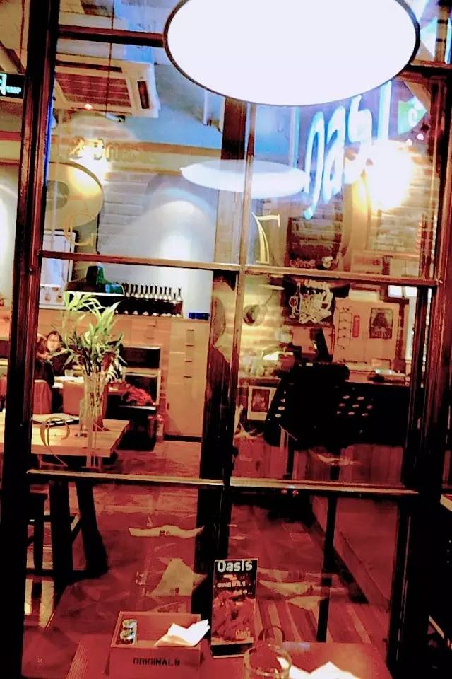 家附近居然藏着这么一家露天餐厅,市中隐藏的特点餐厅