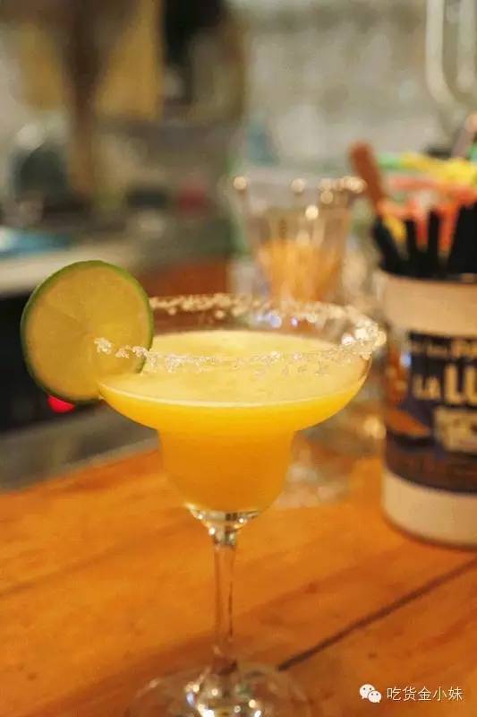 家附近居然藏着这么一家露天餐厅,市中隐藏的特点餐厅