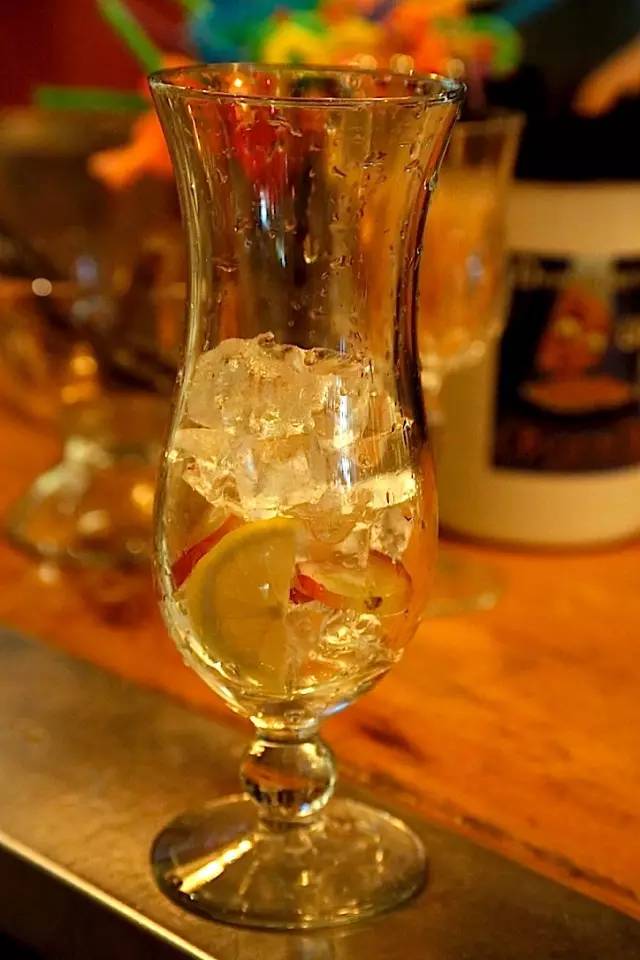 家附近居然藏着这么一家露天餐厅,市中隐藏的特点餐厅