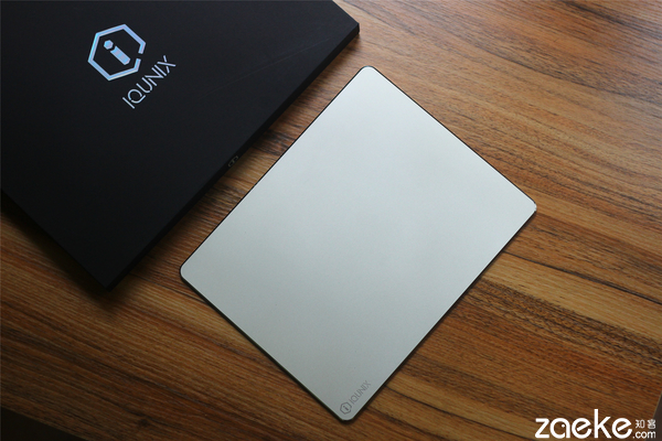 鼠标垫的钢铁之躯-iQunixPad图赏