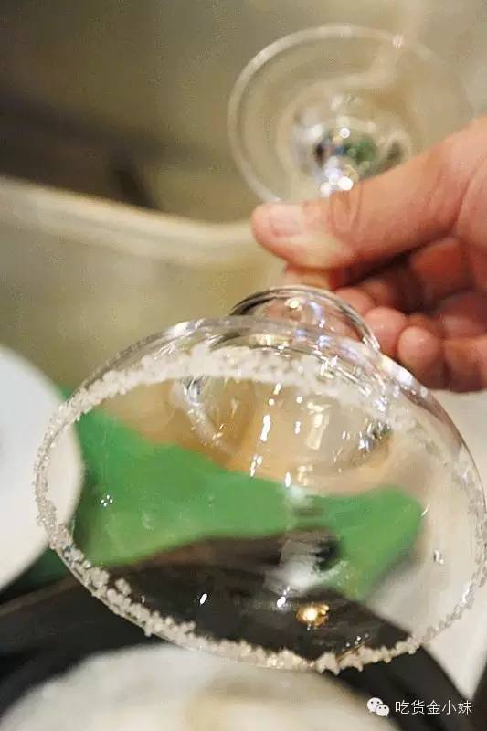 家附近居然藏着这么一家露天餐厅,市中隐藏的特点餐厅