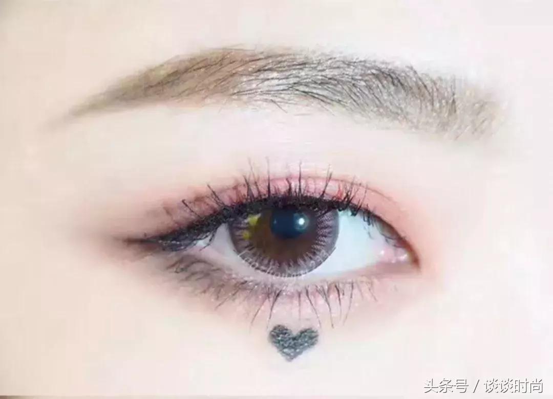 网红小猪9色土豆泥眼影盘教程,眼影盘推荐网红爆款带镜子刷子