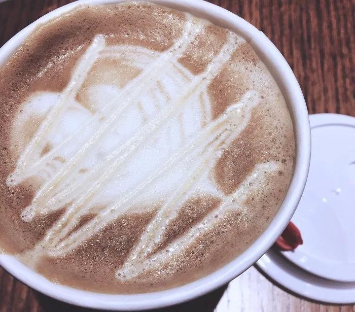 水果店咖啡、菜场咖啡、看魔都这些小窗咖啡店肉搏星爸爸！