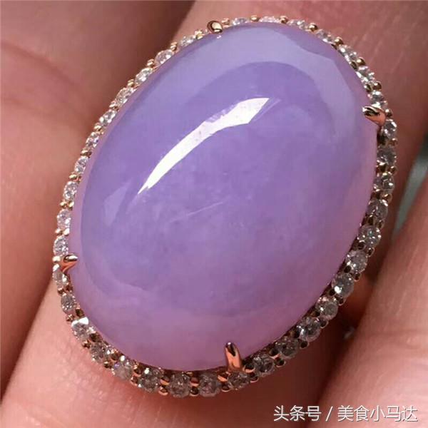 如何知道自己翡翠戒指的价格,翡翠戒指价格鉴定方法