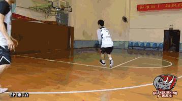 最简单最高效的过人方式,1分钟学会过人技巧