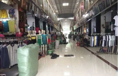 广州尾货衣服称斤的市场在哪里,广州服装尾货1-2元批发市场