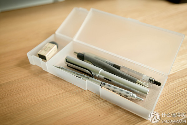 办公桌面舒适简约布局,好看的办公桌面布置