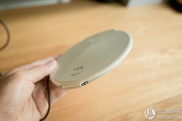 办公桌面舒适简约布局,好看的办公桌面布置