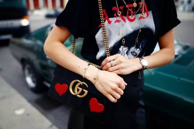 为什么要花这么多钱买一个包,为什么要买一万多的包