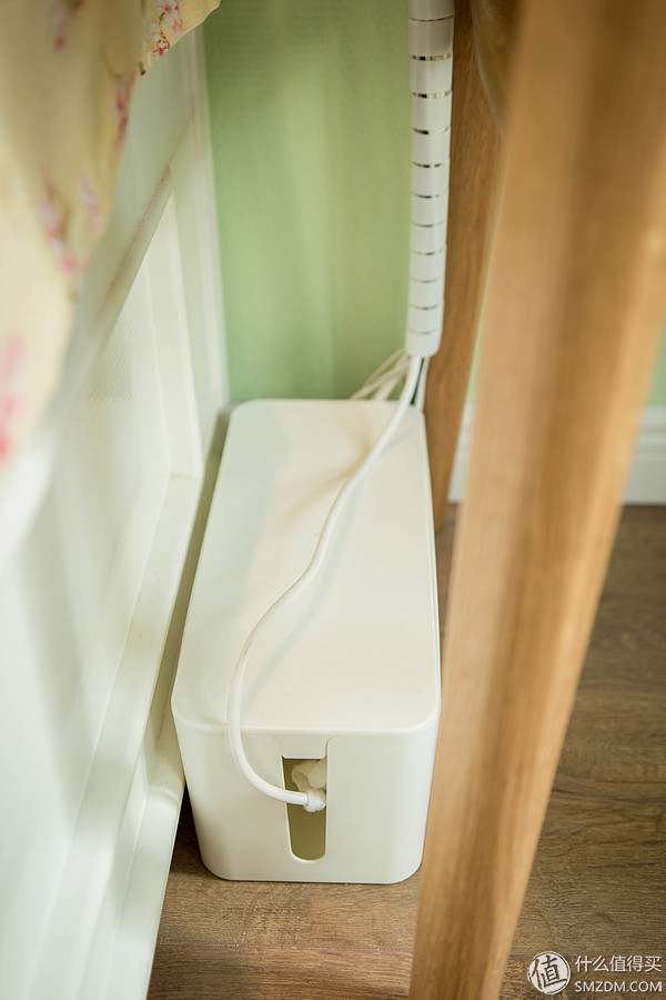 办公桌面舒适简约布局,好看的办公桌面布置