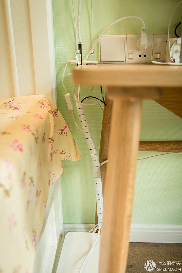 办公桌面舒适简约布局,好看的办公桌面布置