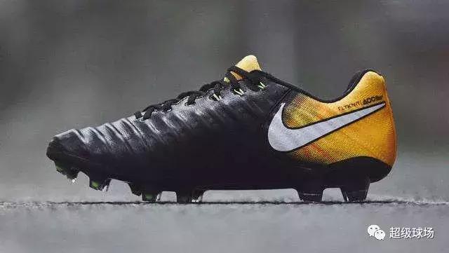 aj和足球鞋该选哪个,aj和阿迪达斯足球鞋选哪个