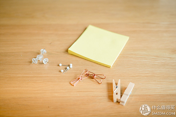 办公桌面舒适简约布局,好看的办公桌面布置