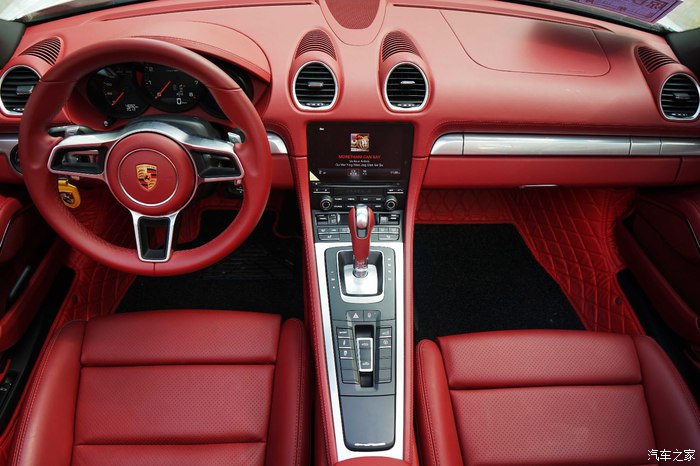 保时捷718boxster敞篷购车过程,保时捷718boxster冰雪漂移
