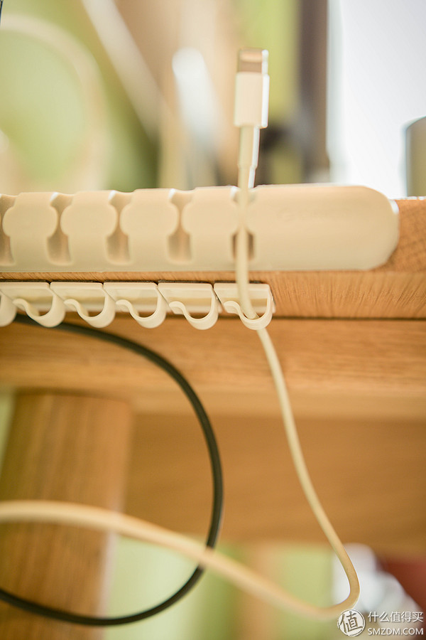 办公桌面舒适简约布局,好看的办公桌面布置