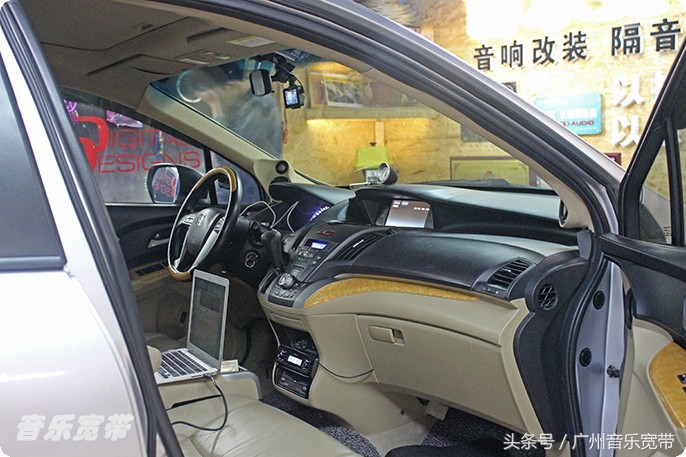 奥德赛混动音响箱体,本田奥德赛改装哈曼卡顿8寸喇叭