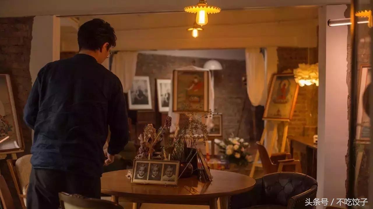 一天只能出2张照片，一张照片要2万，却可以传承100年