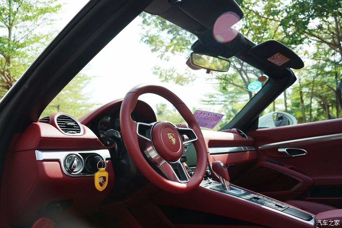 保时捷718boxster敞篷购车过程,保时捷718boxster冰雪漂移