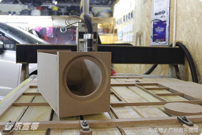 奥德赛混动音响箱体,本田奥德赛改装哈曼卡顿8寸喇叭
