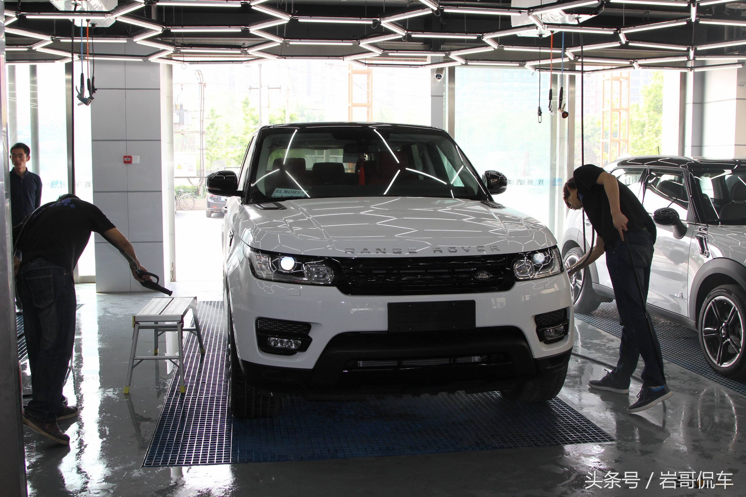 洗车内含大学问，通常为了省钱的，结果都吃了大亏