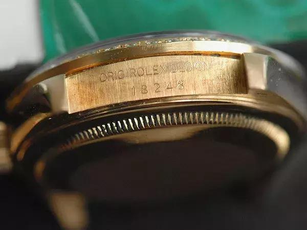 香港富豪花2亿买栋楼一年收租4亿,香港富豪花9800万买7吨重翡翠原石