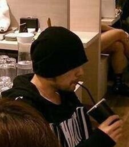 周杰伦发福网友求别再喝奶茶了,官方吐槽周杰伦喝奶茶